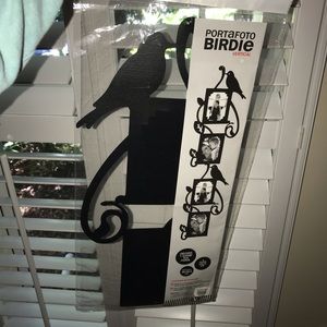 NWT vertical wall picture hanger decoration